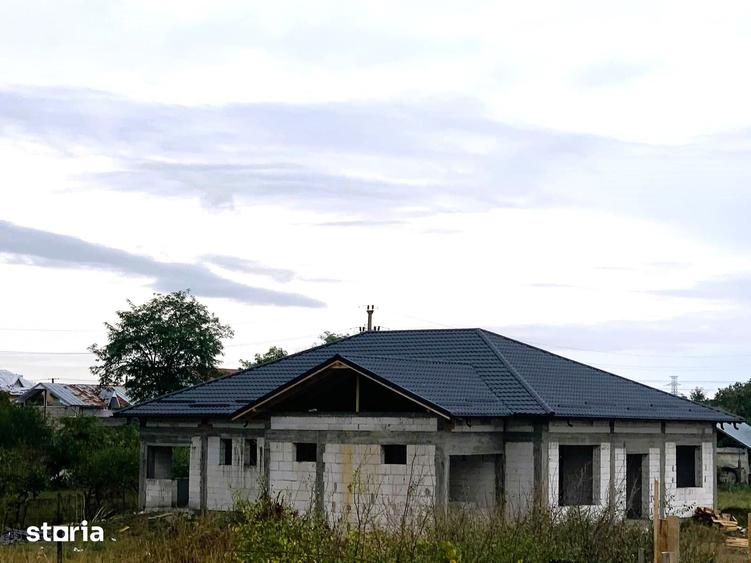 Casă cu 4 camere cu Teren 1387 Mp în Slătioara