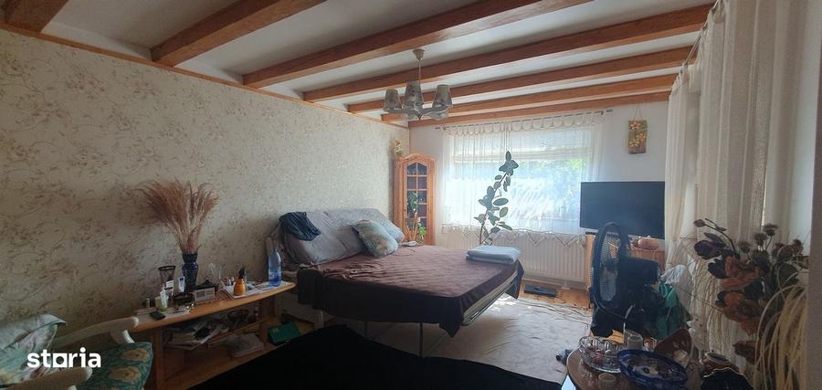 Casă cu 3 camere în Central
