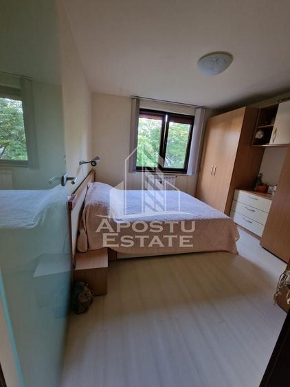 Apartament cu 3 camere decomandat, mobilat în Tipografilor