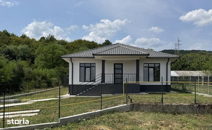 Casă cu 3 camere cu Teren 500 Mp în Mihăești