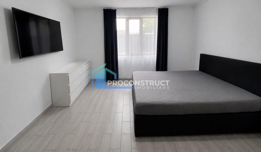 Casă individuală cu 6 camere cu Canalizare în Plopi