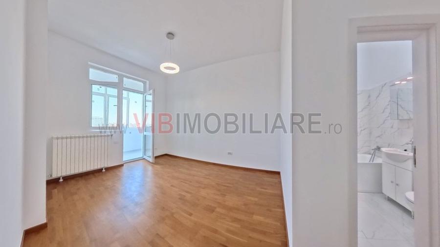 Apartament cu 5 camere decomandat în Tineretului