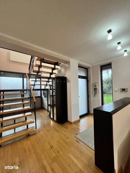 Casă cu 5 camere cu Teren 1098 Mp în Vladimirescu