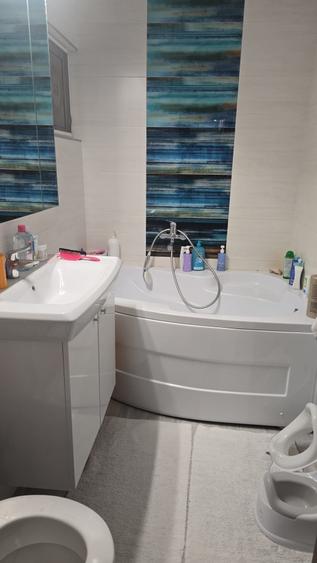 Apartament cu 2 camere decomandat în George Enescu