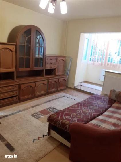 Garsonieră decomandată, mobilată în Blașcovici