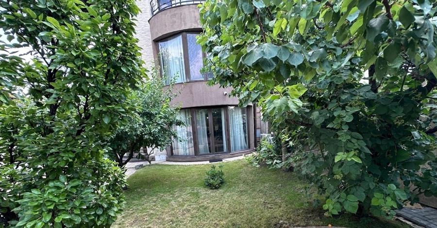 Casă individuală cu 7 camere cu Garaj în Nord