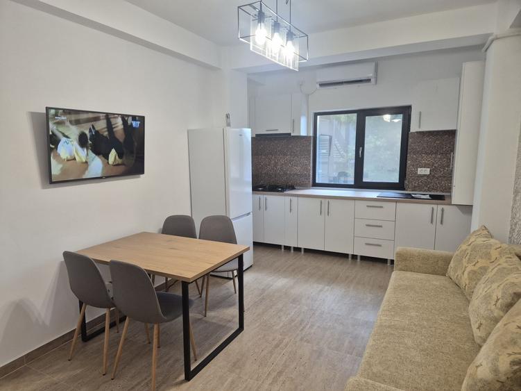 Apartament cu 3 camere decomandat în Cerneți