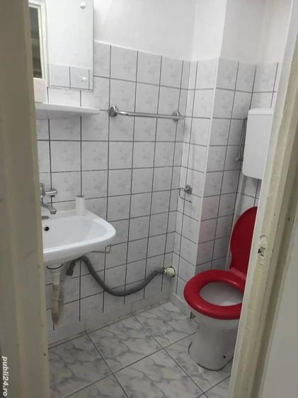 Apartament cu 3 camere decomandat în Decebal