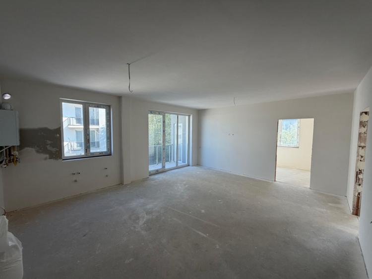 Apartament 3 camere, 64,5 mp, zona Vivo - 1