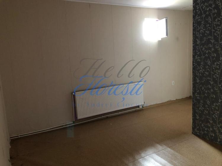 Casă individuală cu 5 camere cu Garaj în Florești