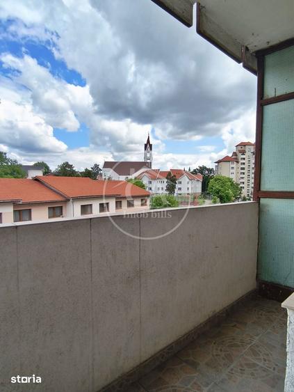 Apartament cu 4 camere decomandat în Rogerius