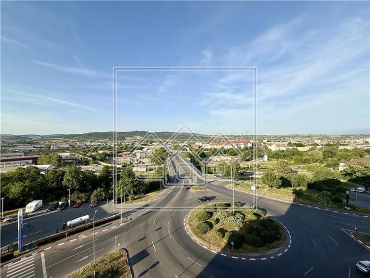 Apartament cu 3 camere decomandat în Vasile Aaron