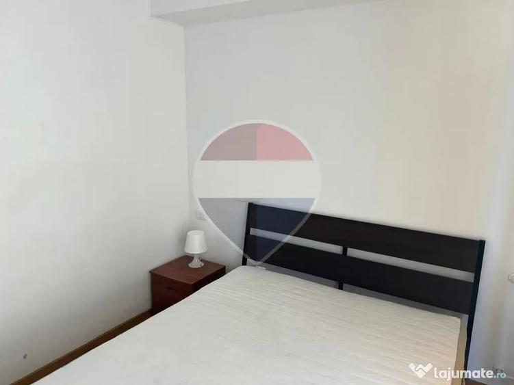 Apartament cu 3 camere semidecomandat în Nordului
