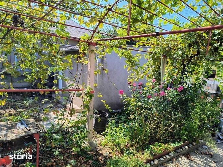 Casă cu 4 camere cu Teren 120 Mp în Pelican