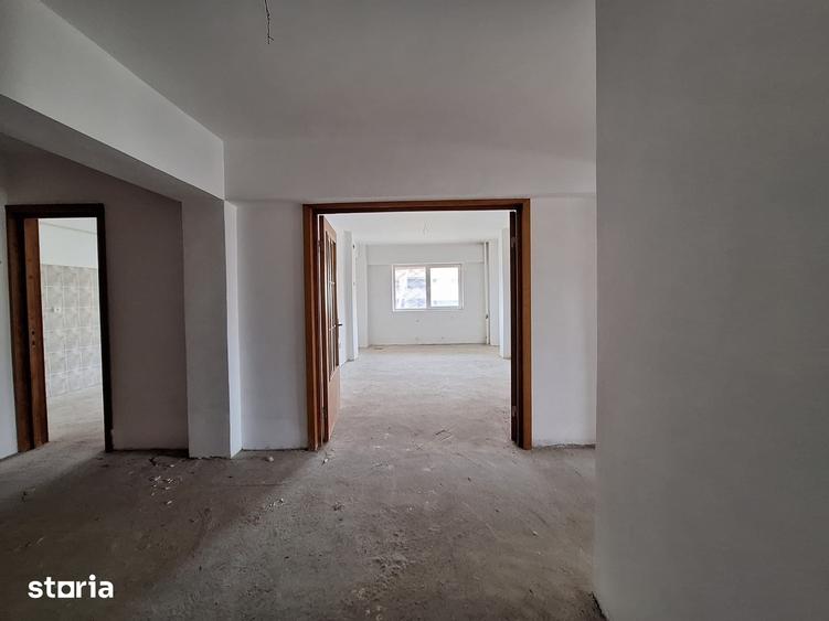 Apartament cu 3 camere decomandat în Bistrița Lac