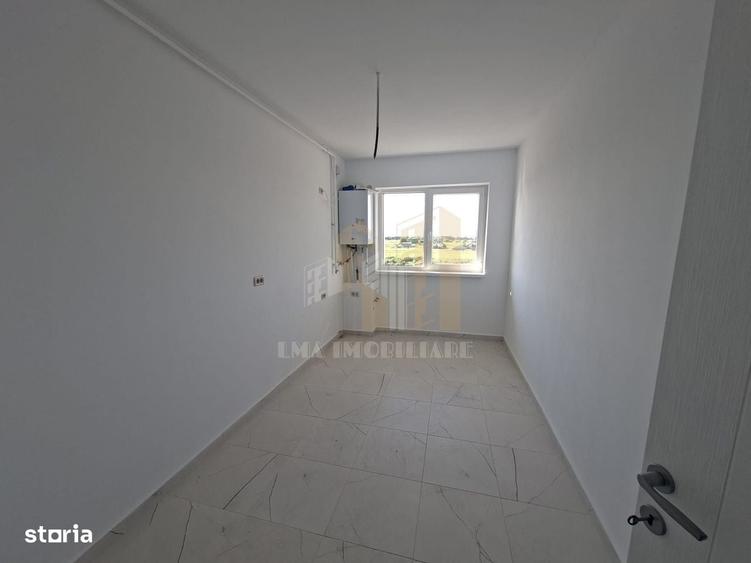 Apartament cu 3 camere decomandat în Sânpetru