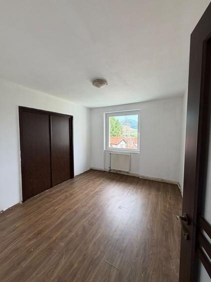 Apartament cu 4 camere în Central