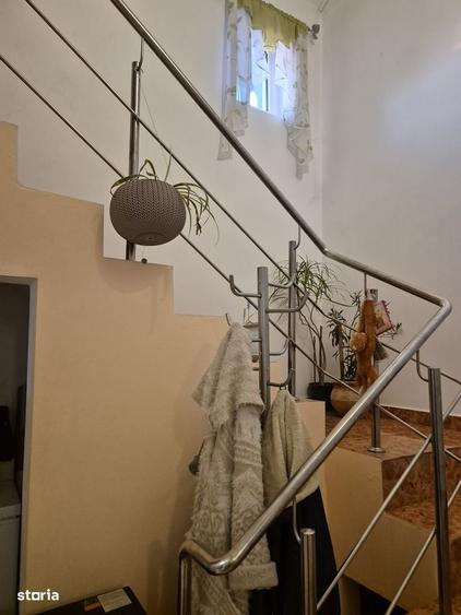 Casă cu 4 camere în Valea Călugărească