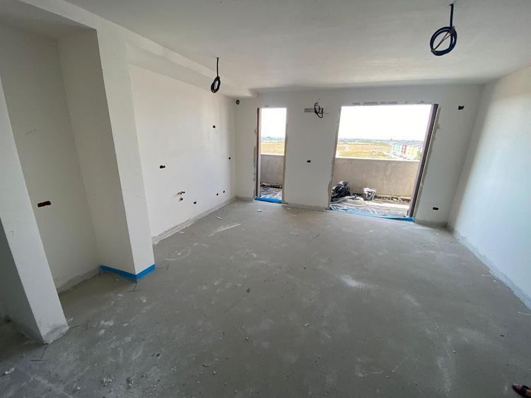 Apartament cu 2 camere decomandat în Girocului