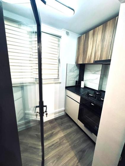 Apartament cu 3 camere decomandat, mobilat în Poarta 6