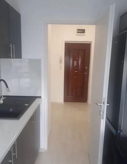Apartament cu 2 camere decomandat în Titan