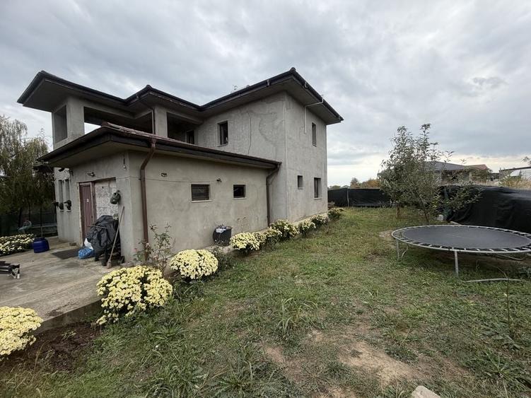Casă cu 4 camere în Agigea
