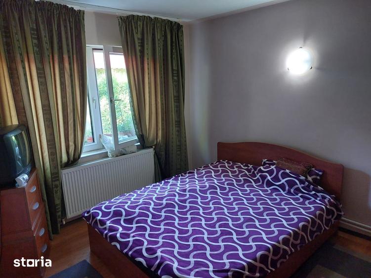 Casă cu 6 camere cu Teren 1400 Mp în Central