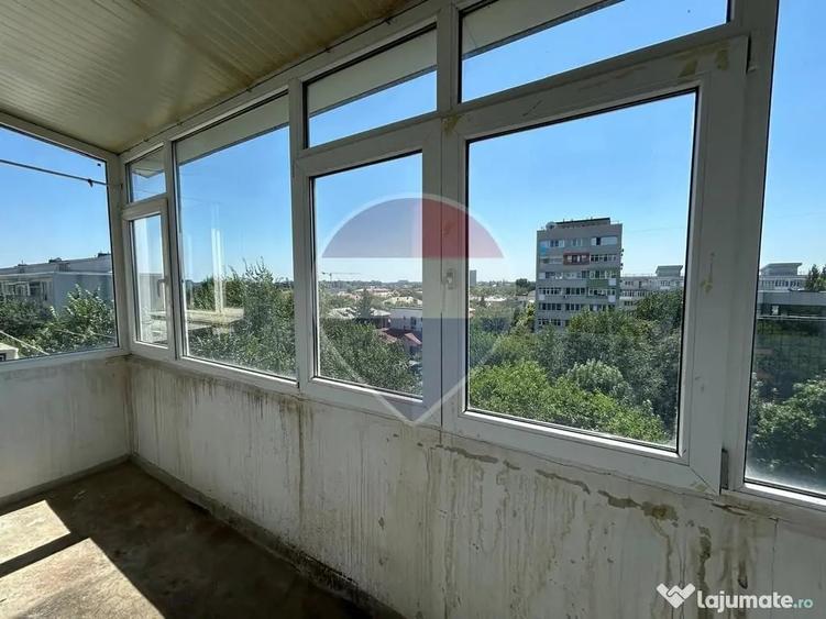 Apartament cu 2 camere semidecomandat în 1 Mai