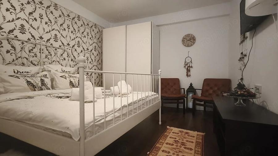 Garsonieră decomandată în Central