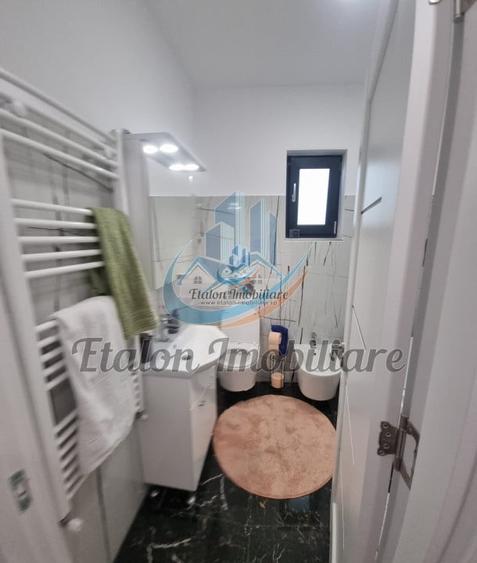 Casă individuală cu 5 camere cu Teren 350 Mp în Periferie