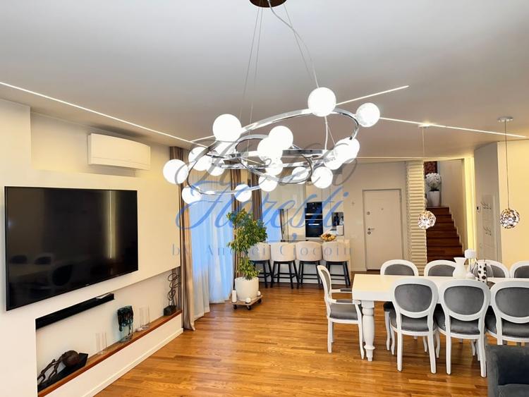 Penthouse cu 7 camere semidecomandat, mobilat în Bună Ziua