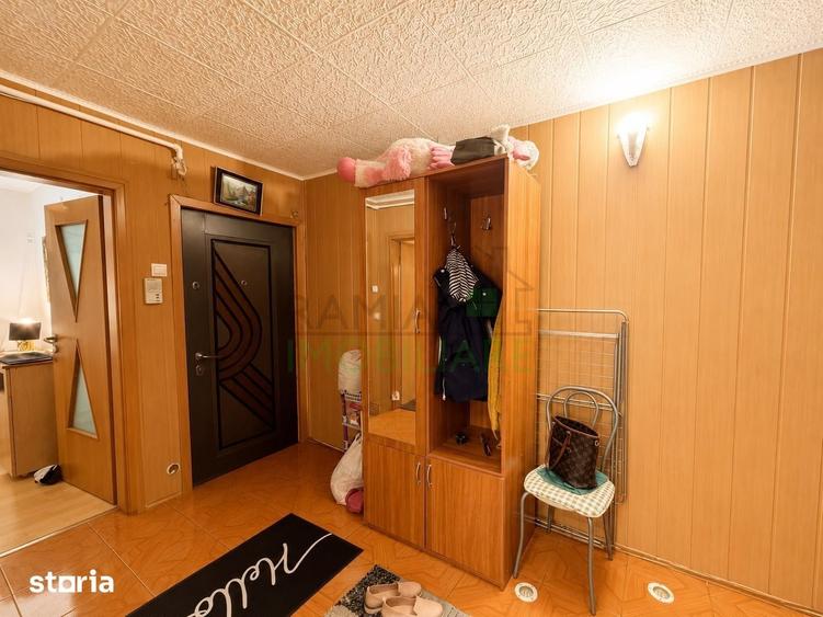 Apartament cu 2 camere decomandat în Noua