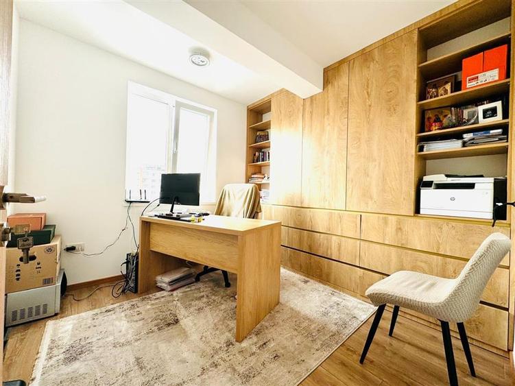 Apartament cu 5 camere decomandat, mobilat în Obcini