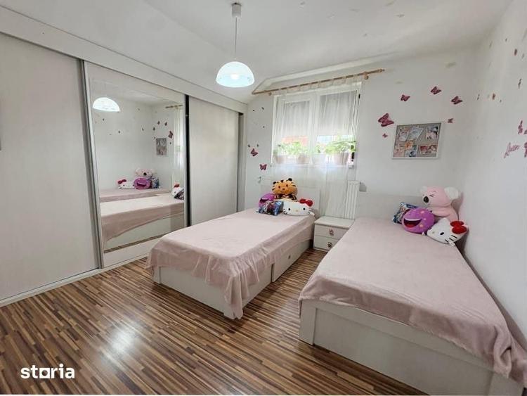 Casă cu 5 camere cu Teren 249 Mp în Valu lui Traian