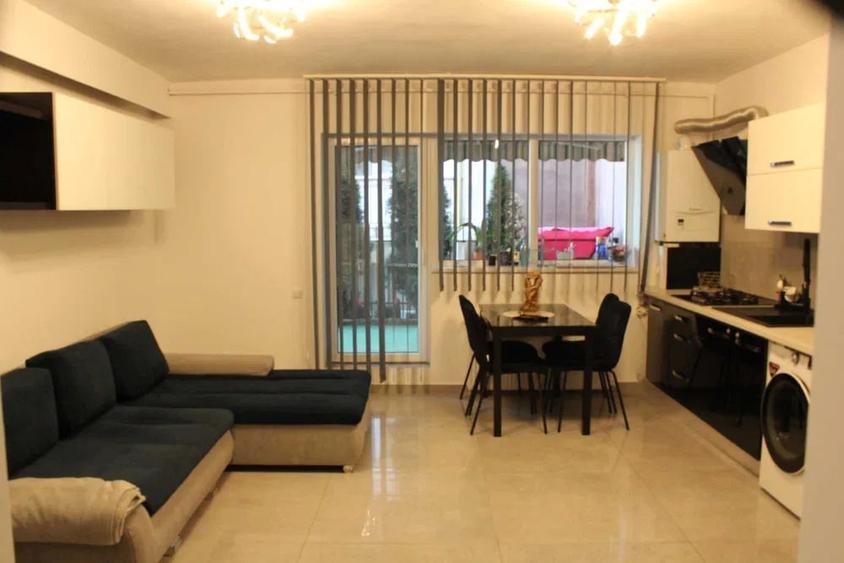 Apartament cu 3 camere semidecomandat, mobilat în Florești — fotografia 1