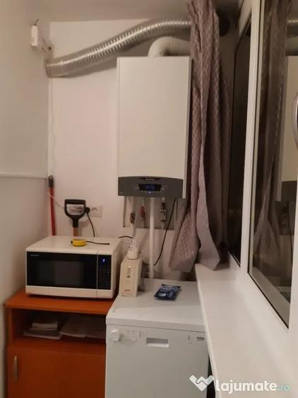 Apartament cu 2 camere decomandat în Apărătorii Patriei