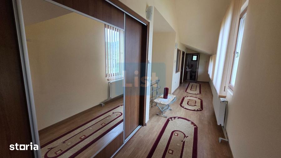 Casă cu 6 camere cu Teren 1361 Mp în Dubova