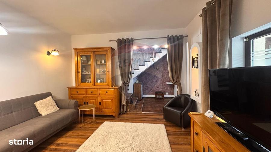 Casă cu 3 camere cu Teren 100 Mp în Far