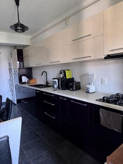 Apartament cu 2 camere decomandat în Olteni