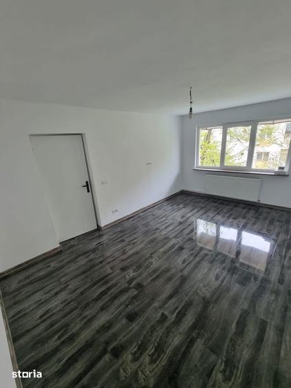 Apartament cu 2 camere decomandat în Calea București