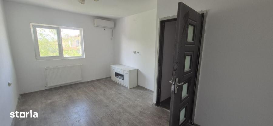 Casă cu 4 camere cu Teren 200 Mp în Cornetu