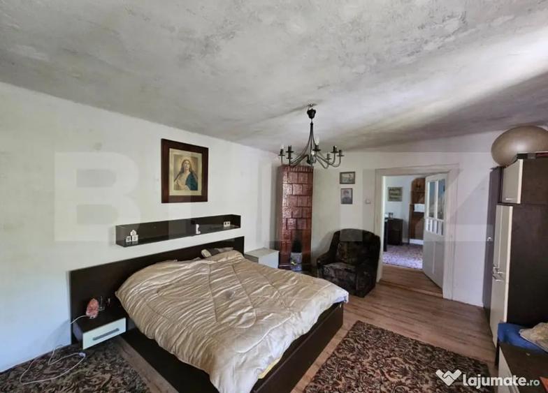 Casă cu 5 camere cu Teren 1249 Mp în Laz (Săsciori)