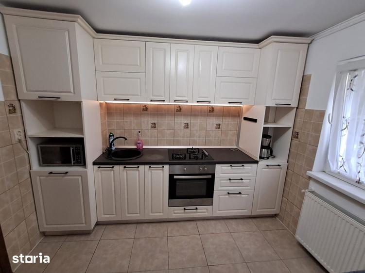Apartament cu 3 camere decomandat în Lipovei