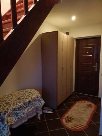Apartament cu 2 camere semidecomandat în Podu Roș