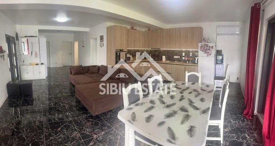 Casă individuală cu 3 camere cu Canalizare în Săcădate
