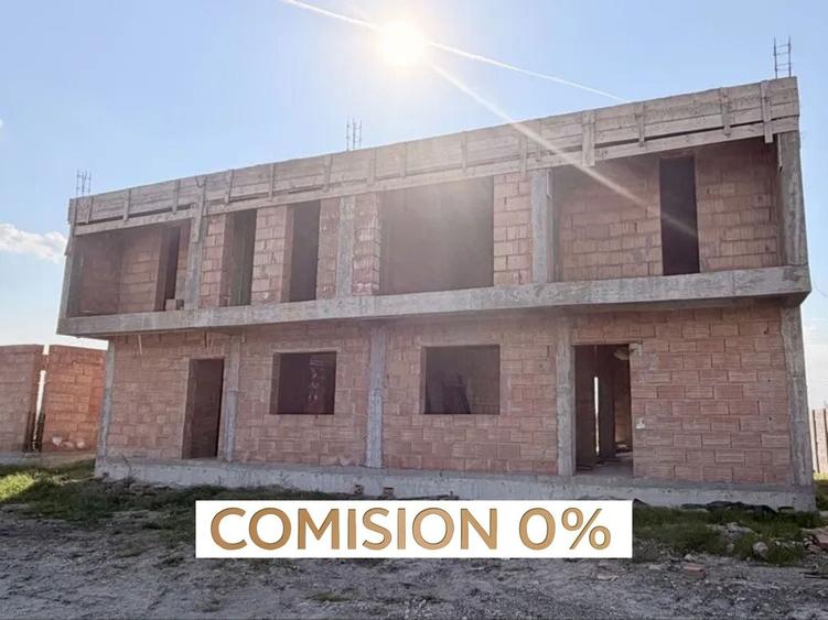 Duplex cu 8 camere cu Canalizare în Săcălaz
