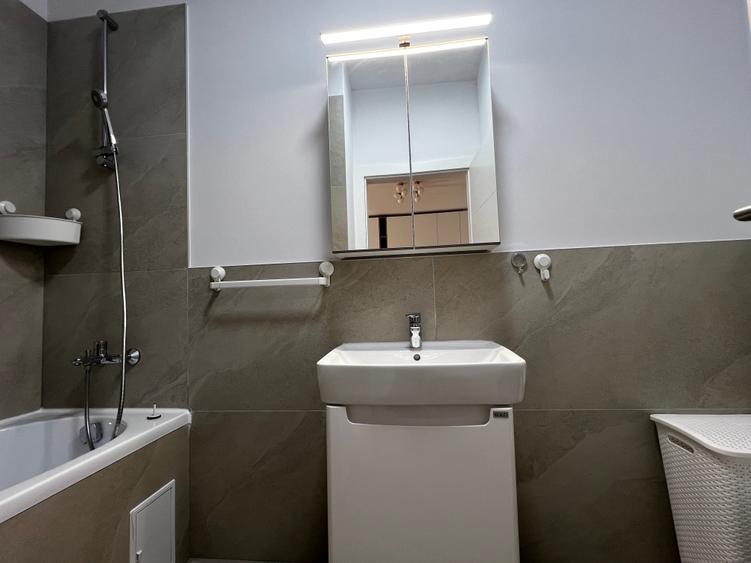 Apartament cu 2 camere semidecomandat în Torontalului
