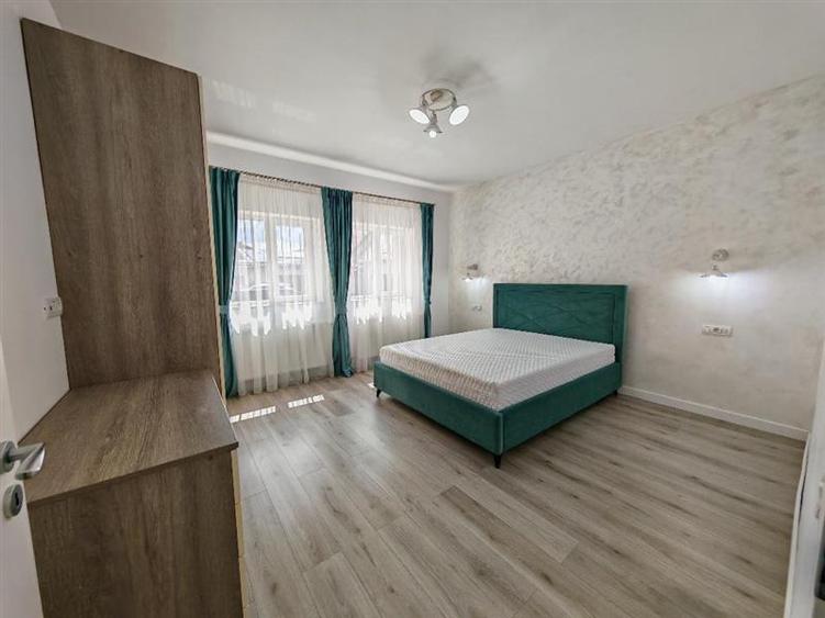 Casă cu 3 camere cu Canalizare în Periferie