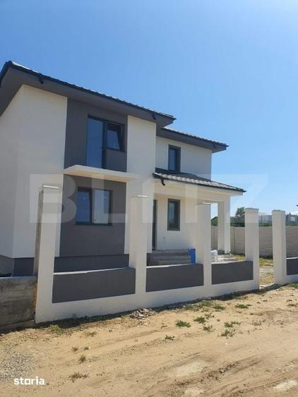 Casă cu 4 camere cu Teren 300 Mp în Malu Mare