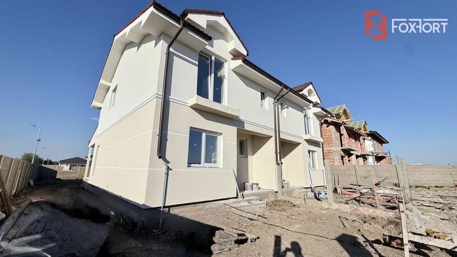 Duplex cu 4 camere cu Canalizare în Moșnița Veche